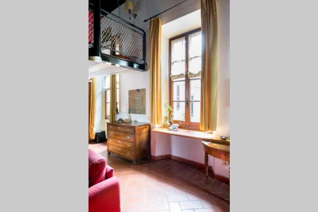 شقة Loft In Pieno Centro Storico كومو المظهر الخارجي الصورة